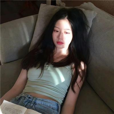 绿杨移作两家春